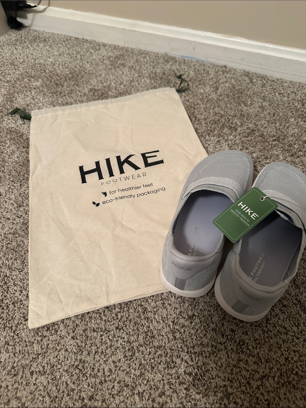 HIKE Kids Slip-On Athletic Sneakers in Light Gray